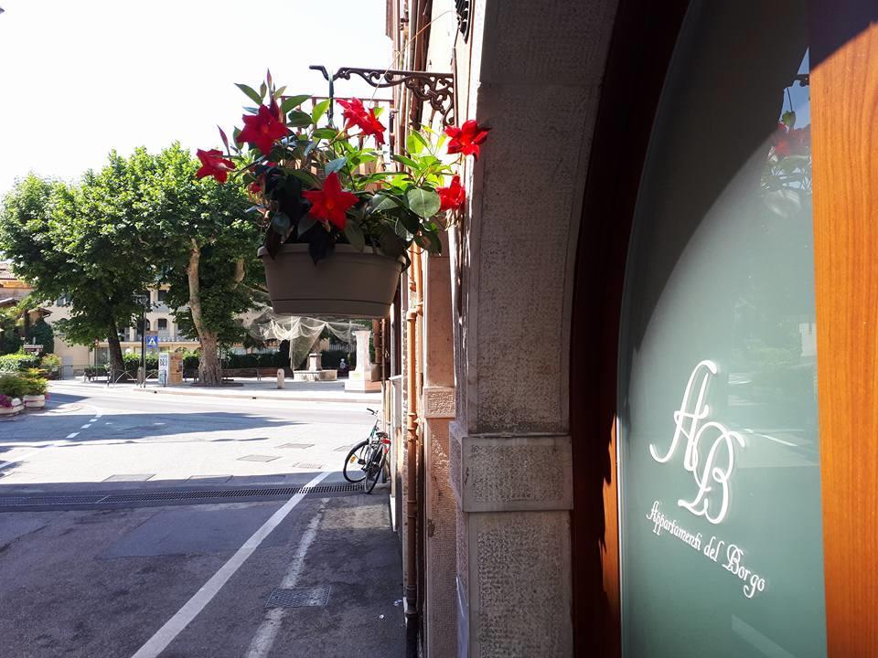 Appartamenti Del Borgo Garda  Buitenkant foto